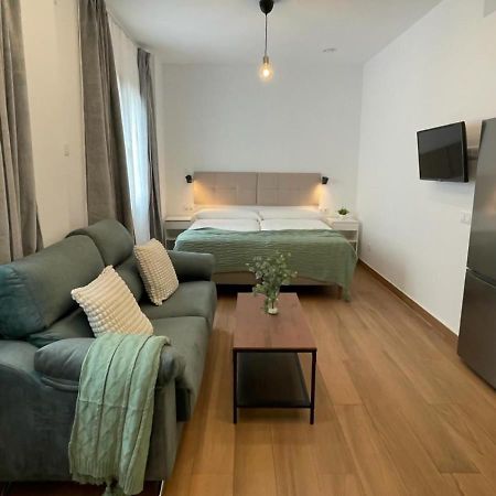 Global Suites Sevilla Exteriör bild